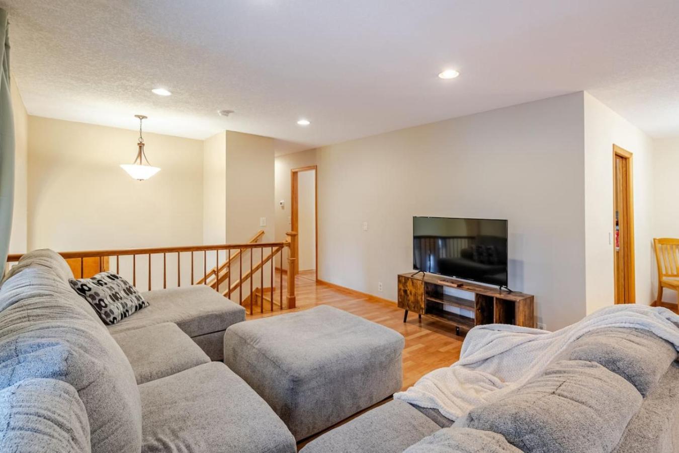 Quiet Convenient Pvt Room In Shared Home Perfect For Travelers Плимът Екстериор снимка